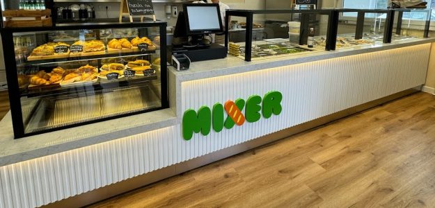 Mixer Sandwich Bar