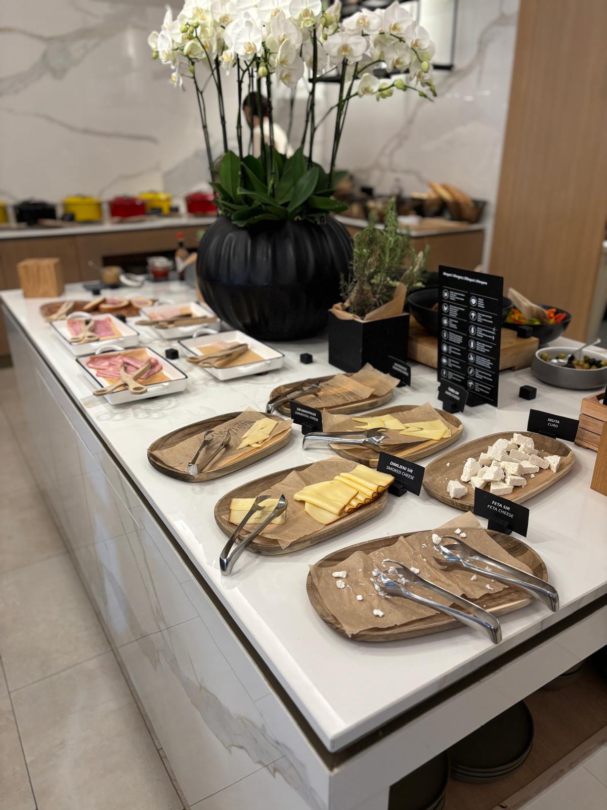 Hotel International Zagreb Doručak Crumb